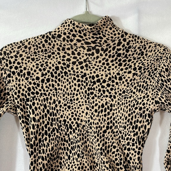 Brandy Melville Crop Top Long Sleeve Mock Turtleneck Black Tan Animal Print EUC - Picture 2 of 8